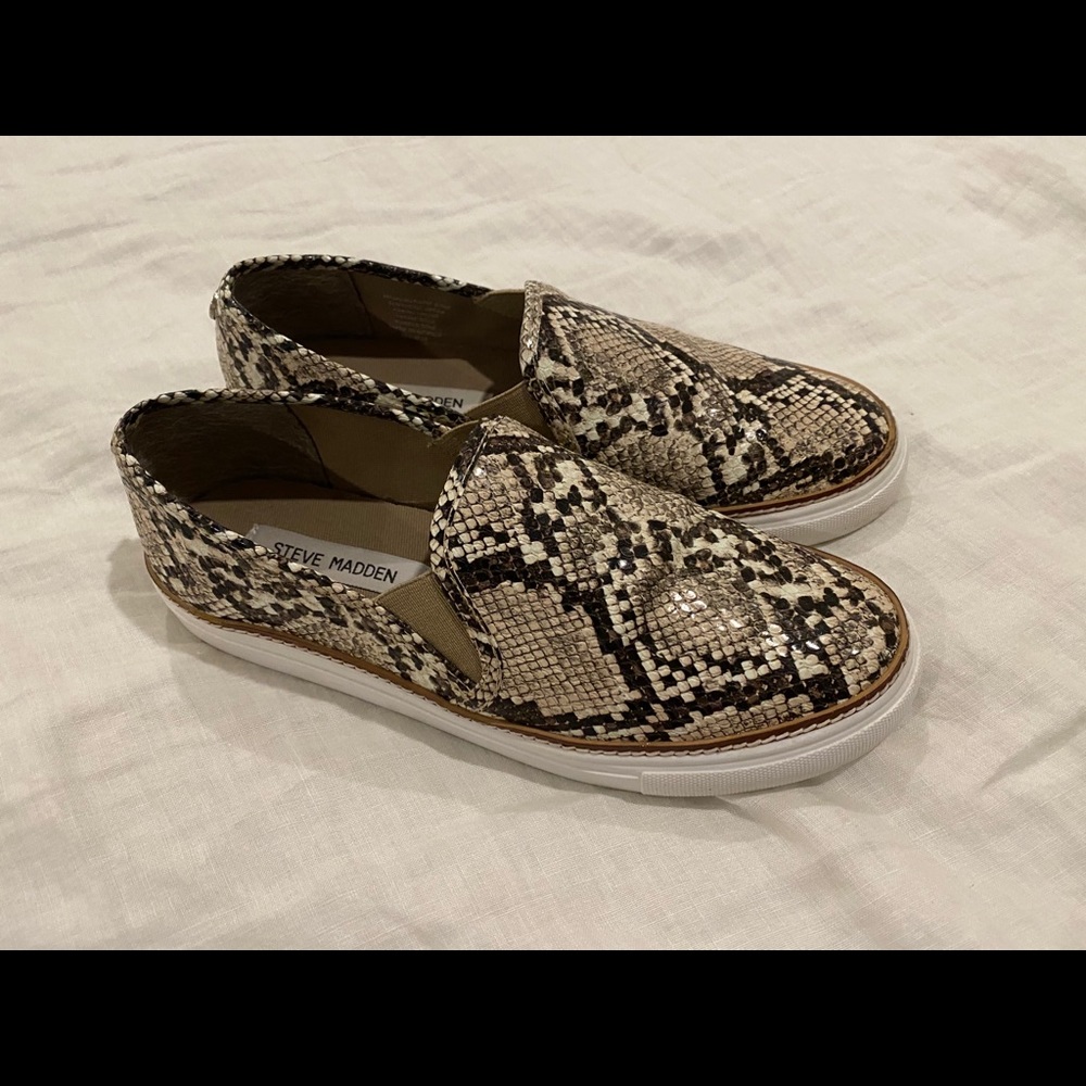 STEVE MADDEN snake skin slide on sneakers